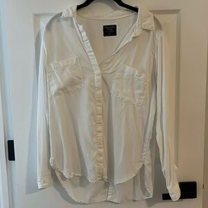 Abercrombie & Fitch white loose button down. Size M